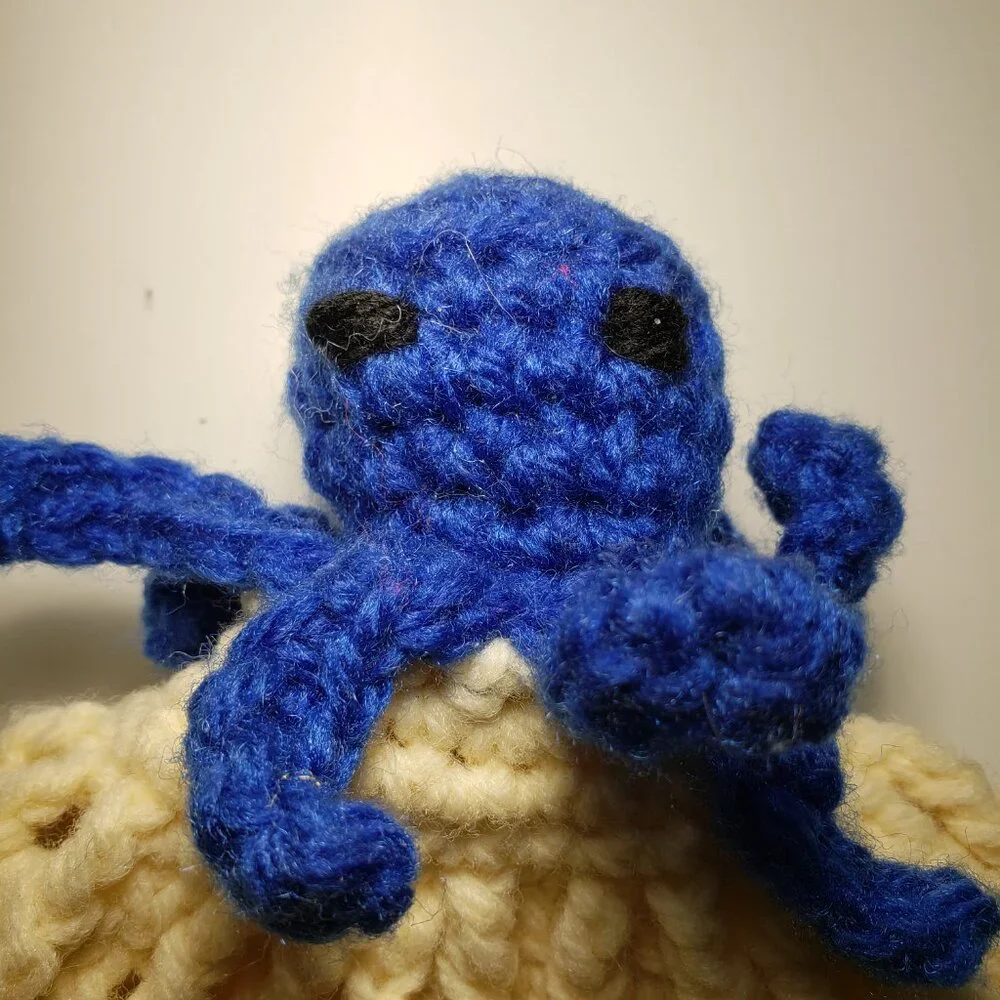 New Handmade Amigurumi Crochet White with Blue Cartoon Octopus Hat Beanie Cute - Picture 6 of 6